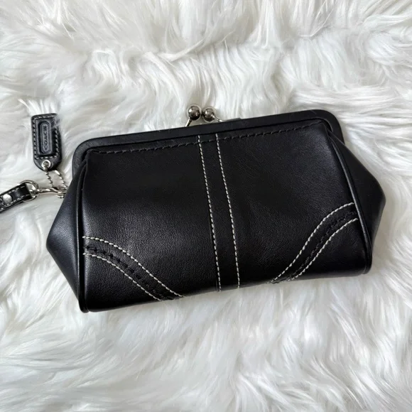 Coach RARE Kisslock Y2K Black Leather Clutch Wristlet - Picture 2 of 16
